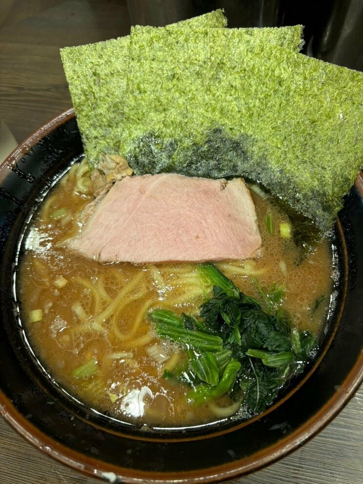 今回、“イヤホン問題”に声を上げた「武道家 早稲田本店」の豚骨醬油ラーメン