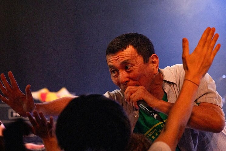 情熱的なパンクマニアであり続けるTAYLOW。ライブを通じてファンにもその情熱を伝え続けている。（撮影／木村琢也）