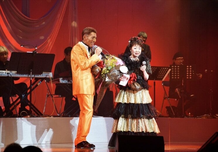ゴージャス松野と田代さんのデュエット（写真／本人提供）
