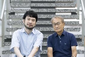 「単純な物語」を捨て、小説世界を構築する 奥泉 光×小川 哲『虚史のリズム』刊行記念対談