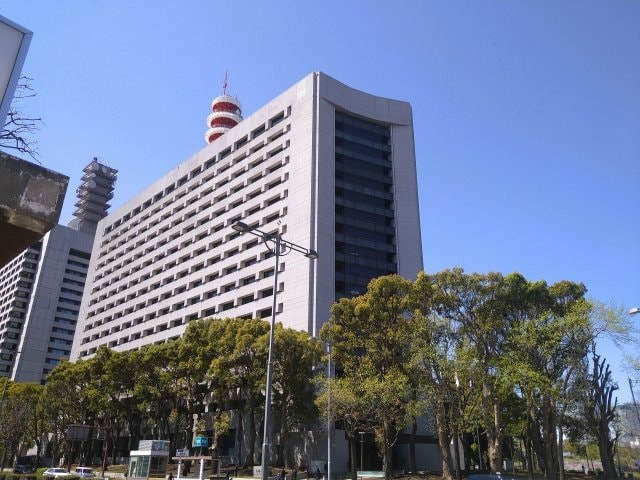 警視庁本部庁舎（PhotoACより）
