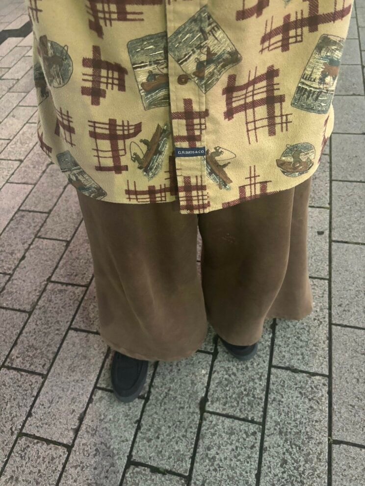 取材に答えてくれた、ゲストハウスを運営する男性（撮影／集英社オンライン）