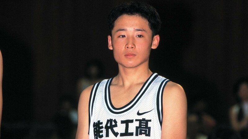 天才エース」田臥勇太と共にプレーする苦悩。センター・若月「勇太、欲しがってるけど、ガードからパスでねぇな…」 | 集英社オンライン |  ニュースを本気で噛み砕け