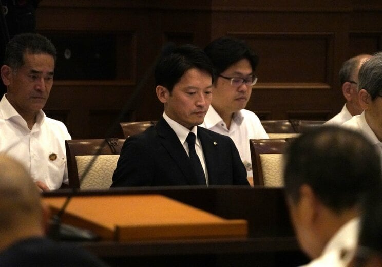 〈兵庫・斎藤知事が失職、出直し選へ〉出馬を決断した理由は見知らぬ高校生からの手紙？「自分は県政を担える」とまるで政見放送のような自信満々の会見に県職員は報復の恐怖_12