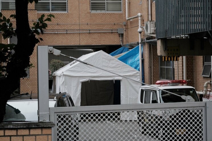 〈ついに逮捕〉市川猿之助容疑者（47）は美意識が高く繊細かつ傲慢で毒舌…パワハラ報道に「特に弟子の扱いが酷い。平然と放送禁止用語で罵倒する」遺書の相手「愛するA」の母はかつて取材に「兄のような存在」と語っていた_13