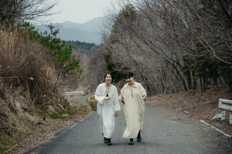 “木を食べるギャル”が里山の救世主に？ 間伐材を使ったクラフトジンが人気_13