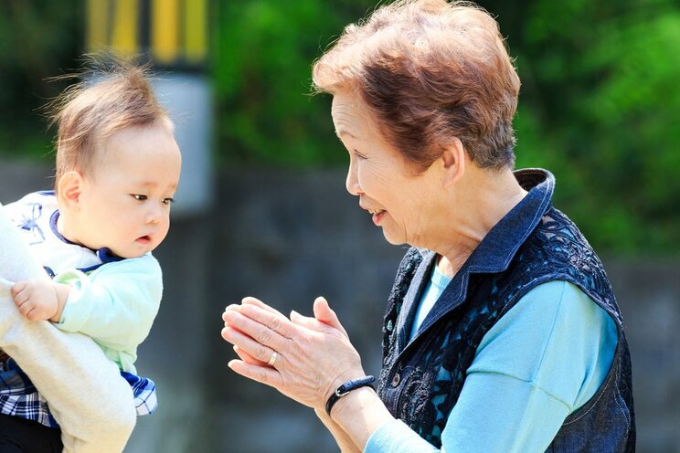 被害者多数の“無許可タッチ” （画像／Shutterstock）