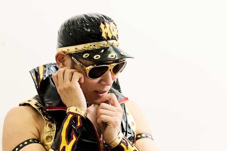 当時の“放送事故”で『ズバリ言うわよ！』のスタッフが慌てていた様子を再現するHG氏