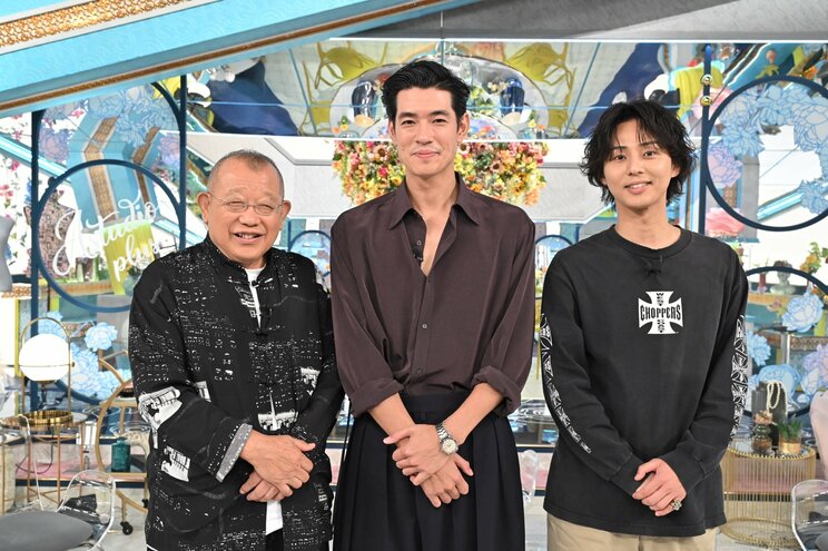 バラエティ番組でも存在感を発揮する中島歩（中央）（『A-Studio＋』公式SNSより）
