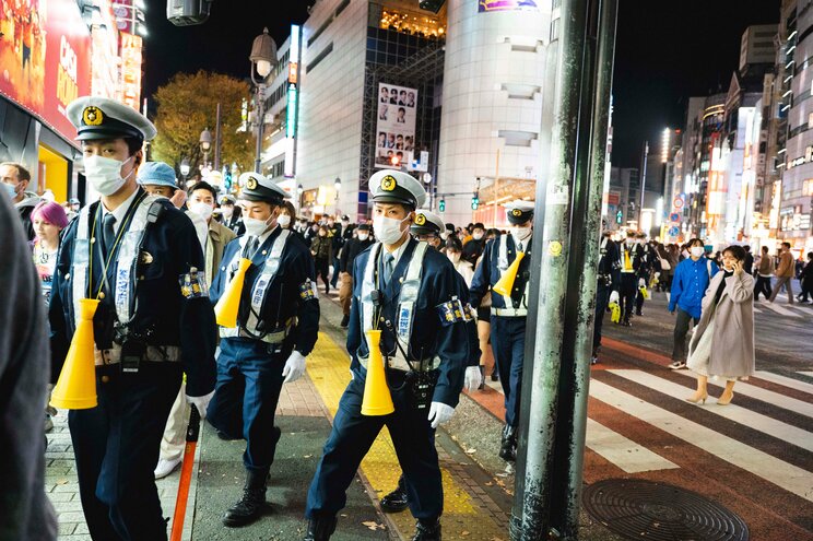 〈画像多数！ W杯コスタリカ戦・渋谷ルポ〉日本代表の敗戦にセンター街中で“ため息”がでた夜…はしゃぐサッカー芸人に女性サポーターが放った“一言”_27