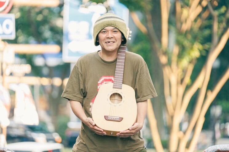 たま時代の印税は基本的に折半しているが『さよなら人類』に関しては作曲者の柳原氏に入るようにしているという。「カラオケで一番歌われる曲だから、それで柳原さんがウハウハだったらちょっとうれしいね」