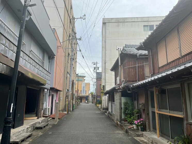 〈売春島と呼ばれた島②〉「窓をのぞくと大人たちが野球拳していた」「島の運動会にはホステスさんも参加していた」渡鹿野島区長が語る“島の歴史”とクリーン化に舵を切った理由、今後の課題とは…_14