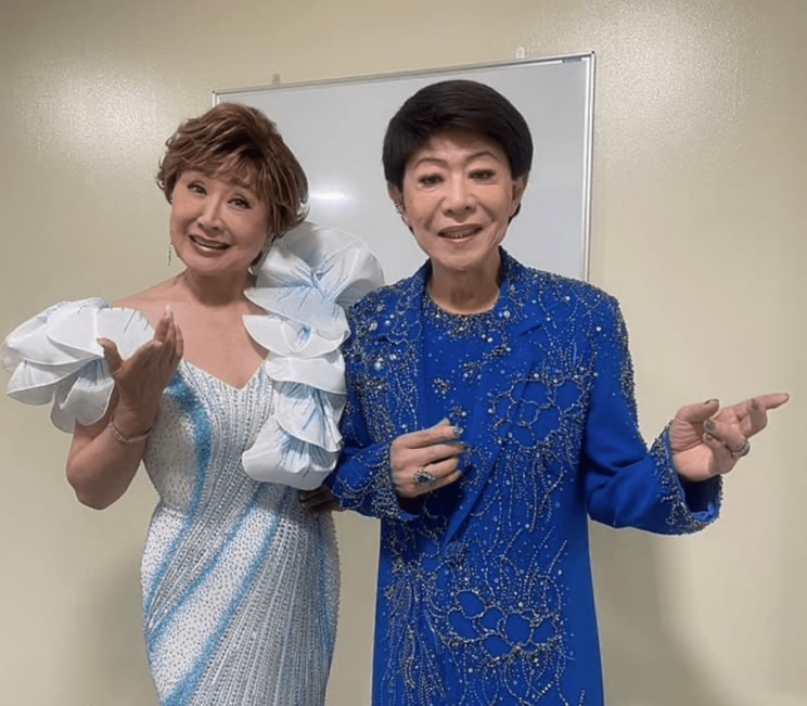 2024年の「演歌フェス2024」出演時、盟友とのツーショット（写真／本人SNSより）