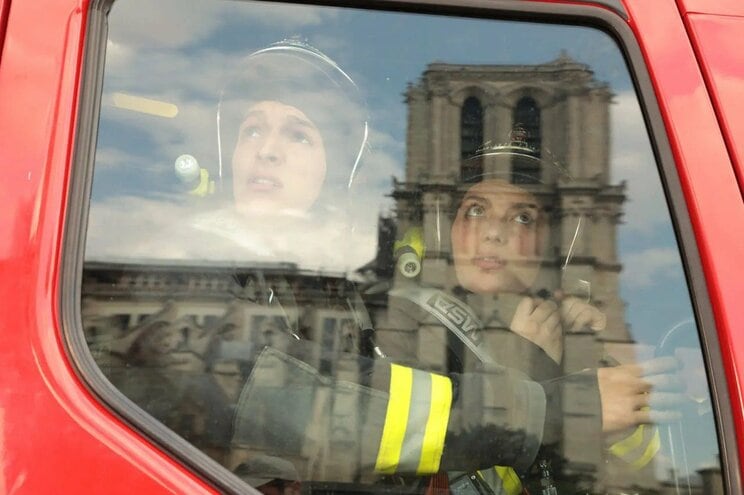 ノートルダム大聖堂を守った消防隊員たちの決死の救出作戦。ジャン＝ジャック・アノー監督『ノートルダム　炎の大聖堂』インタビュー_4