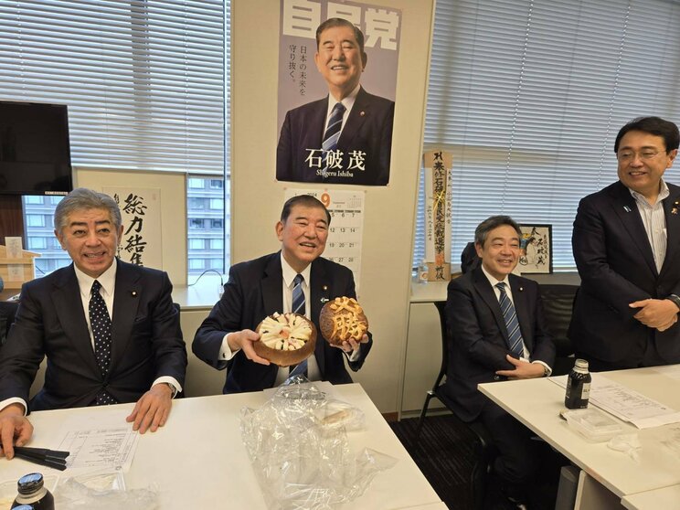 2024年9月に行われた自民党の総裁選、最後の選対会議での石破氏の様子（本人Xより）