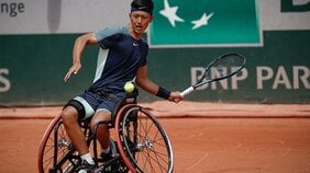 「子どもたちのヒーロー的な存在に」ー16歳のプロ車いすテニスプレーヤー、小田凱人が「最年少世界1位」にこだわる訳
