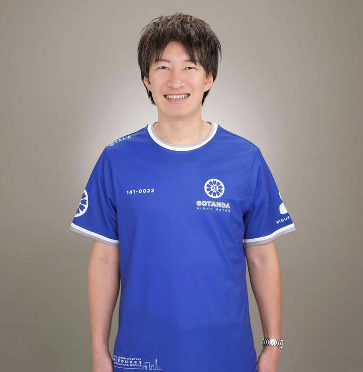 MBA、経営学の修士号を取得した行政書士の髙村直（写真／書籍より）