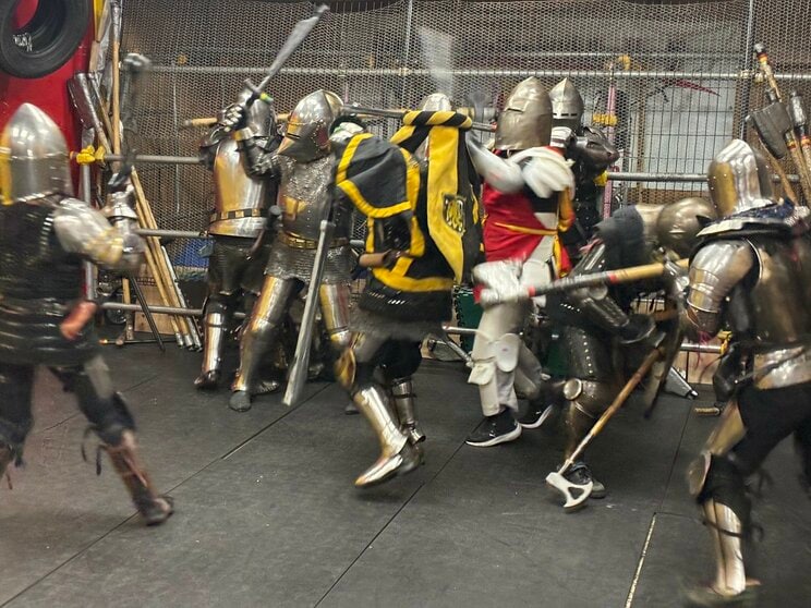 二手に分かれての乱戦