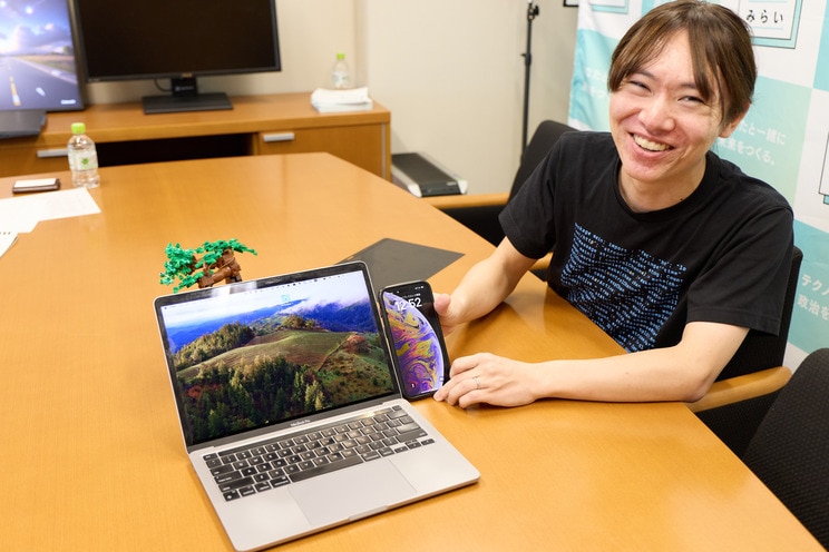 本会議場に持ち込めなかった安野氏のパソコン(撮影/村上庄吾)