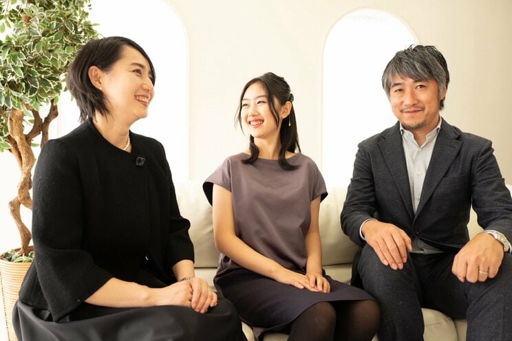 マイヤリングス社設立当初のご両親と水野さん（写真／本人提供）