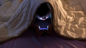 真面目に勉強していた子が受験ストレスでゲーム依存に。親の対応の「正解」と「不正解」