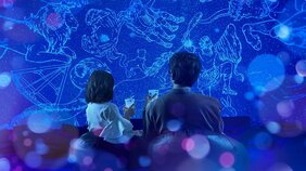 お酒に香り、R18指定の作品まで。大人がハマる「令和のプラネタリウム」