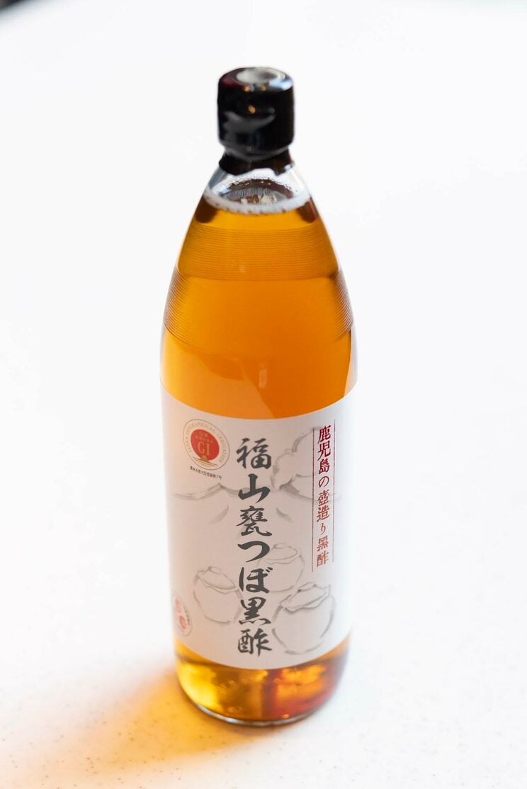 鹿児島の壺造り黒酢（鹿児島県）