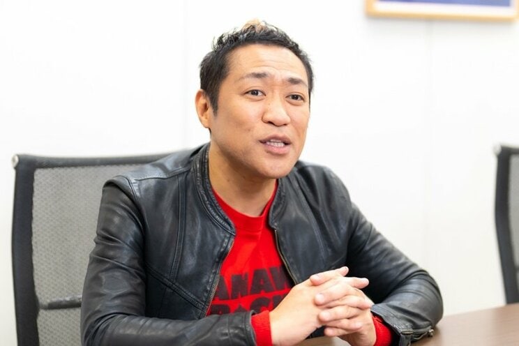 妻・智子さんの天然エピソードを話し笑いを誘ったはなわ　撮影／佐藤靖彦