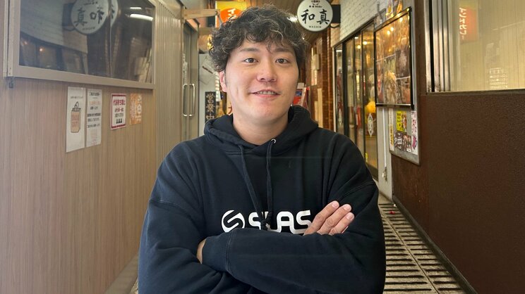 芸人界でもっとも子どもの多い芸人のひとり、エハラマサヒロ　（編集部撮影）