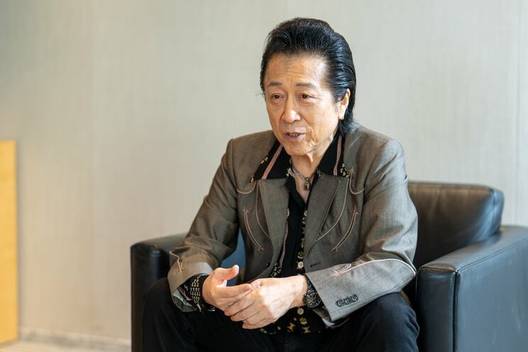 68歳とは思えないほど若々しい高橋ジョージ、その表情は活気と優しさにあふれていた（撮影／佐藤靖彦）