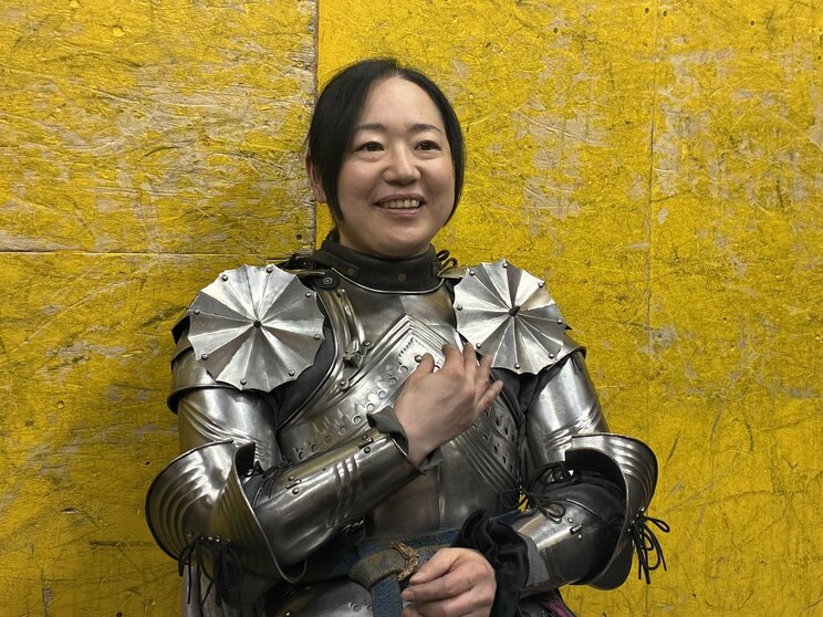  30kgの鎧を着て、剣で殴り合う“過激すぎるスポーツ”の正体「死んでいない間は戦い続ける」_20