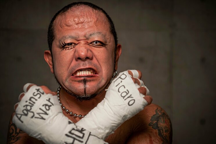 「世の中には、生きたいのに死んじまうヤツがゴマンといる。死んでもいい覚悟なんていらねぇんだよ」数えきれないほどの傷を負ってきたプロレスラー葛西純がデスマッチで闘い続ける執念_6