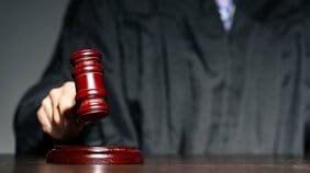 シンガポールで初めて日本人に鞭打ち刑20回の判決。腕を切り落とす、入れ墨を彫る…じつは残酷な人類の刑罰の歴史