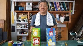 【スゴ技動画アリ】“即興広告”でバズらせた昭和気質な文字書き職人サインズシュウの仕事術