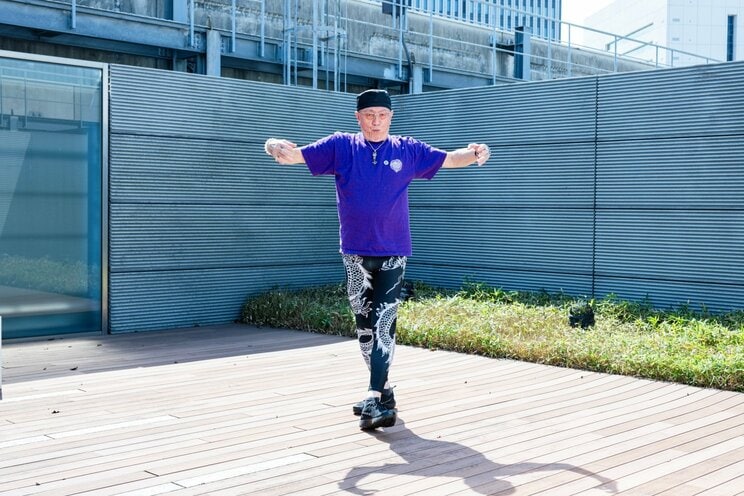 〈デューク更家（72）は今〉「小馬鹿にする風潮に嫌気が差した」テレビから離れた本当の理由…大ブームを生んだ“あの歩き方”への思い_67