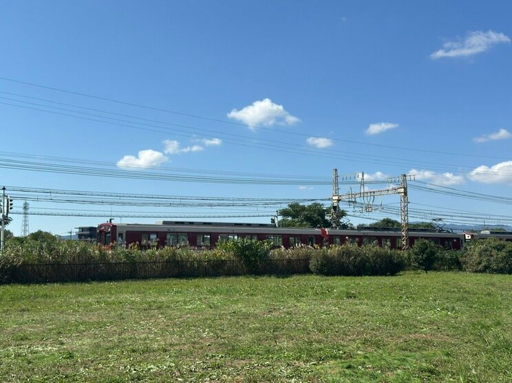 会場のすぐそばを近鉄奈良線が走るが、通信回線を引くために使える電柱がなかったという（撮影／キムラ）
