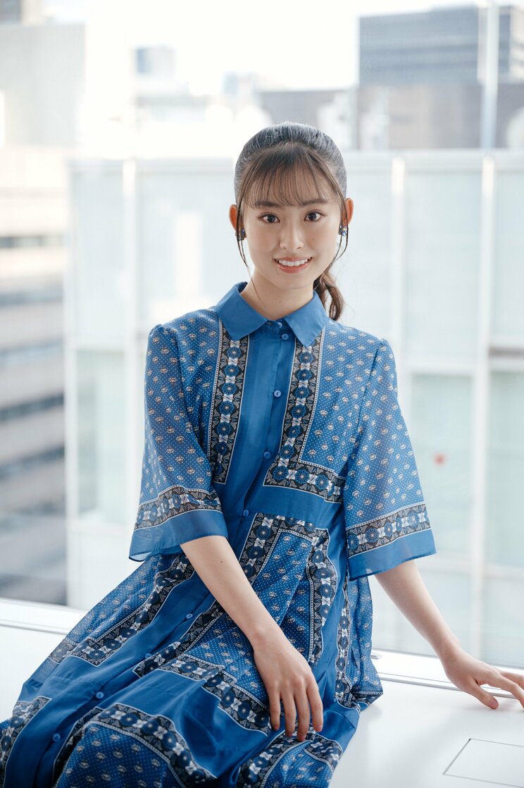 ファースト写真集『アオハル。」が発売。 JKから“大人”になった井本彩花を直撃！_e