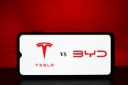 2026年にはトヨタの新車の2割が電気自動車になる?「化石燃料をガンガン燃やしてEVを作っている」世界の自動車市場の矛盾