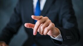 上司ガチャで「ハズレを引いてしまった」…直属の上司が自分の理想でなかったときの対応策「輝けない場所でいつまでもくすぶっている必要はない」