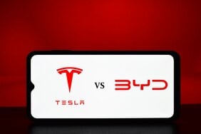 2026年にはトヨタの新車の2割が電気自動車になる?「化石燃料をガンガン燃やしてEVを作っている」世界の自動車市場の矛盾