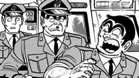 【こち亀】ぬいぐるみ、ダイヤモンド、ついには車まで!? クレーンゲームで無双する両さんが“人間クレーン”で身体を張った結果…