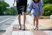 〈子持ち様論争〉「子どもをもたなかった人の老後を負担」するのは誰?  “子持ち様”を一概に批判できない社会保障に関わる“勘違い”とは