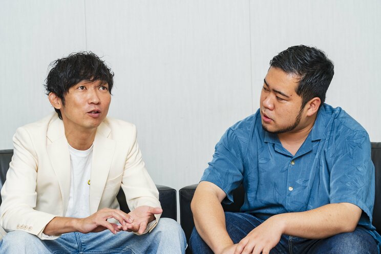 お互いM-1王者でパパ芸人のNON STYL・石田明さんと令和ロマン・松井ケムリさん