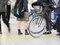 「通学中のマフラー禁止」という校則が設定された学校も…写真はイメージ(PhotoACより)