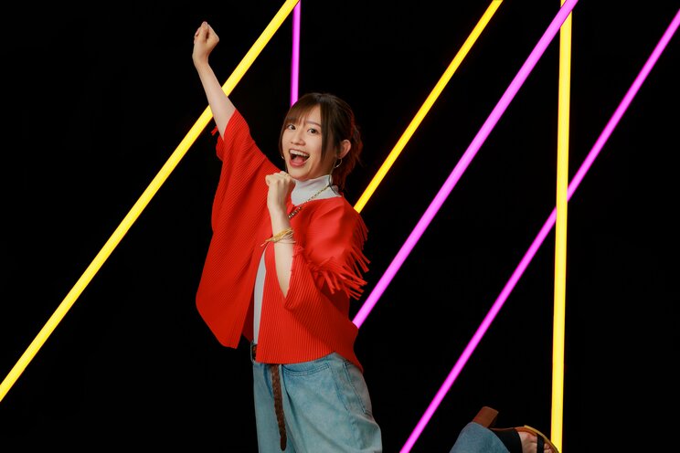 「杏子はTシャツをズボンにインするとこが自分と似てる（笑）」 主演声優・高橋李依が語るNetflixアニメ『ロマンティック・キラー』_03