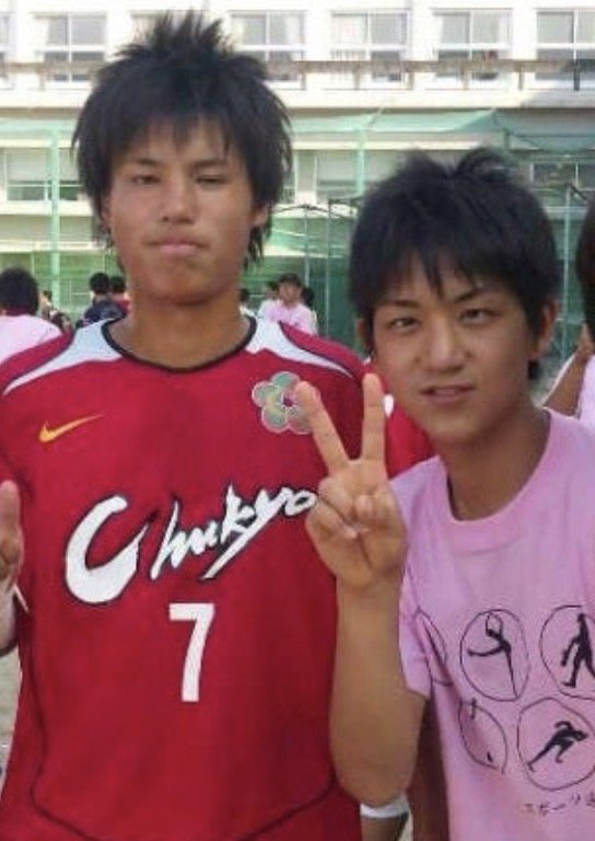 サッカー元日本代表の宮市亮と木原龍一、2人は高校時代クラスメイトだった（木原龍一＆須崎海羽オフィシャルブログより）