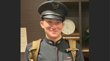 「僕よりも小さな子たちが闘ってる」骨肉腫になって自衛隊員の夢をあきらめた青年が病院で見つけた新たな使命、取材後に綴った家族への想い