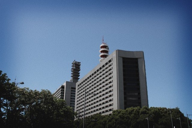 「二階氏のSPは歩行補佐も」「麻生氏のSPは飲み屋の外で深夜まで待機」岸田首相襲撃事件で再び注目される「SP」の実態。温泉では裸で目を光らせ首相を警護!_3