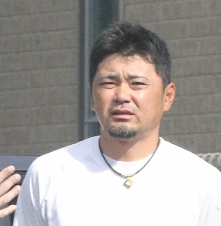 直撃に答える佐々木容疑者