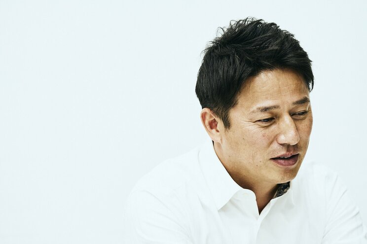 平石洋介氏。1980年4月23日生まれ。大分県出身。PL学園から同志社大学、トヨタ自動車を経て、2004年ドラフト7位で東北楽天に入団。11年限りで引退後は同球団でコーチ、二軍監督、監督を歴任。20年から2年間は福岡ソフトバンクのコーチ、22年は西武の打撃コーチとなり、23年に埼玉西武のヘッドコーチに就任。24年限りで退団した。（写真／杉田裕一）